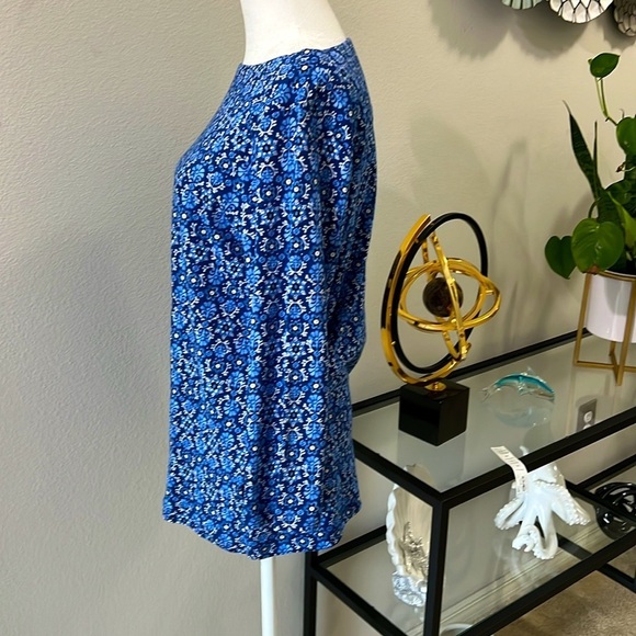 Croft & Barrow Blue Floral 3/4 Sleeve Top with Boat Neckline Size M - Picture 3 of 10